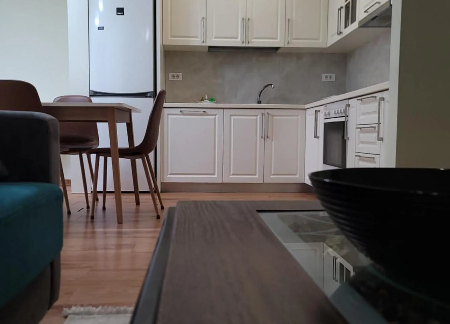 Helianthus, By Bloom Apartments In Central تيرانا